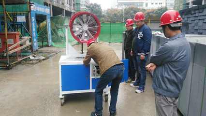 濟南:&ldquo;霸王級&rdquo;濃霧來襲 百米之外看不清